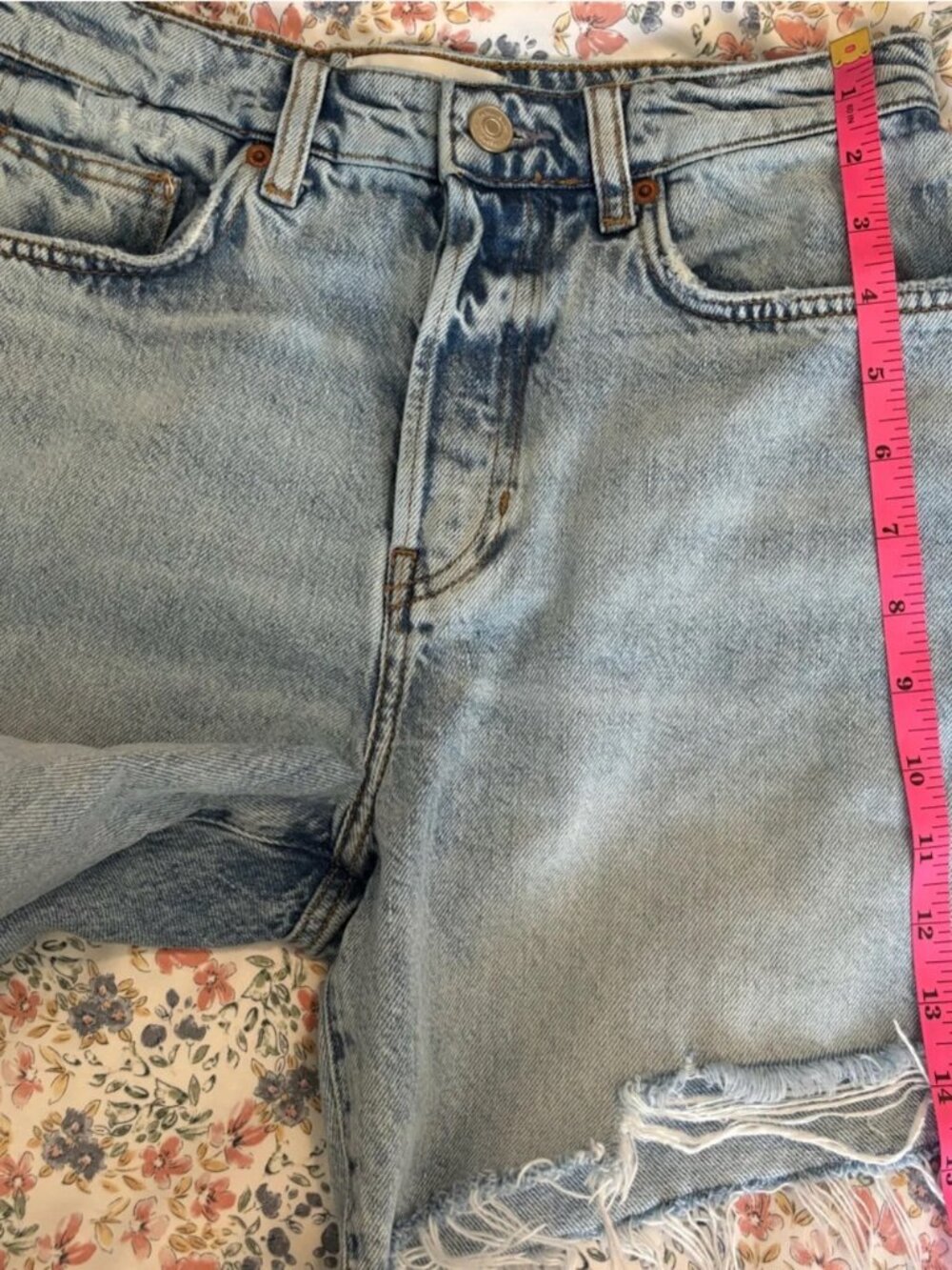 Reformation Raye Mid Rise 6” Jean Shorts - Picture 10 of 10